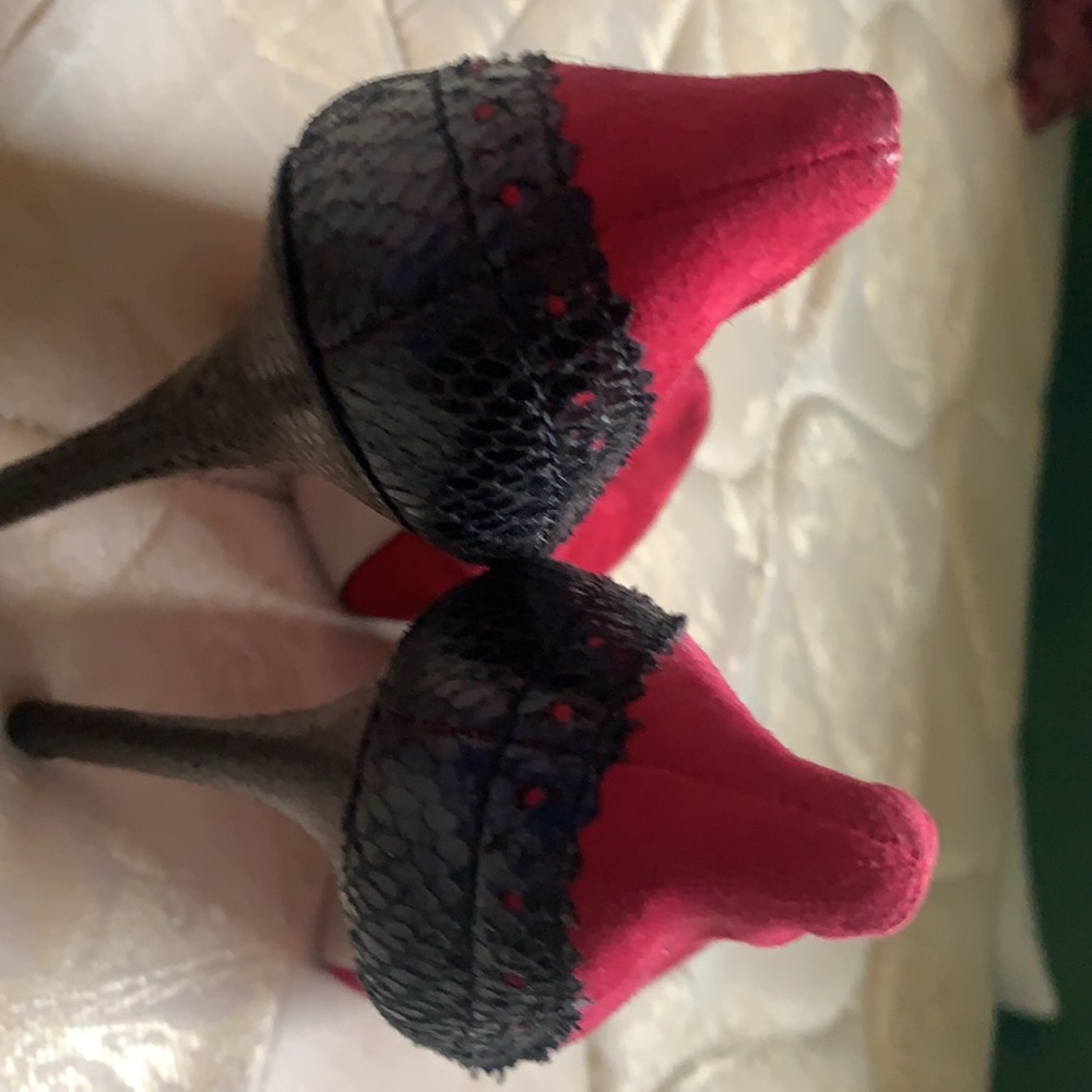 Red heels - Picture 8 of 10